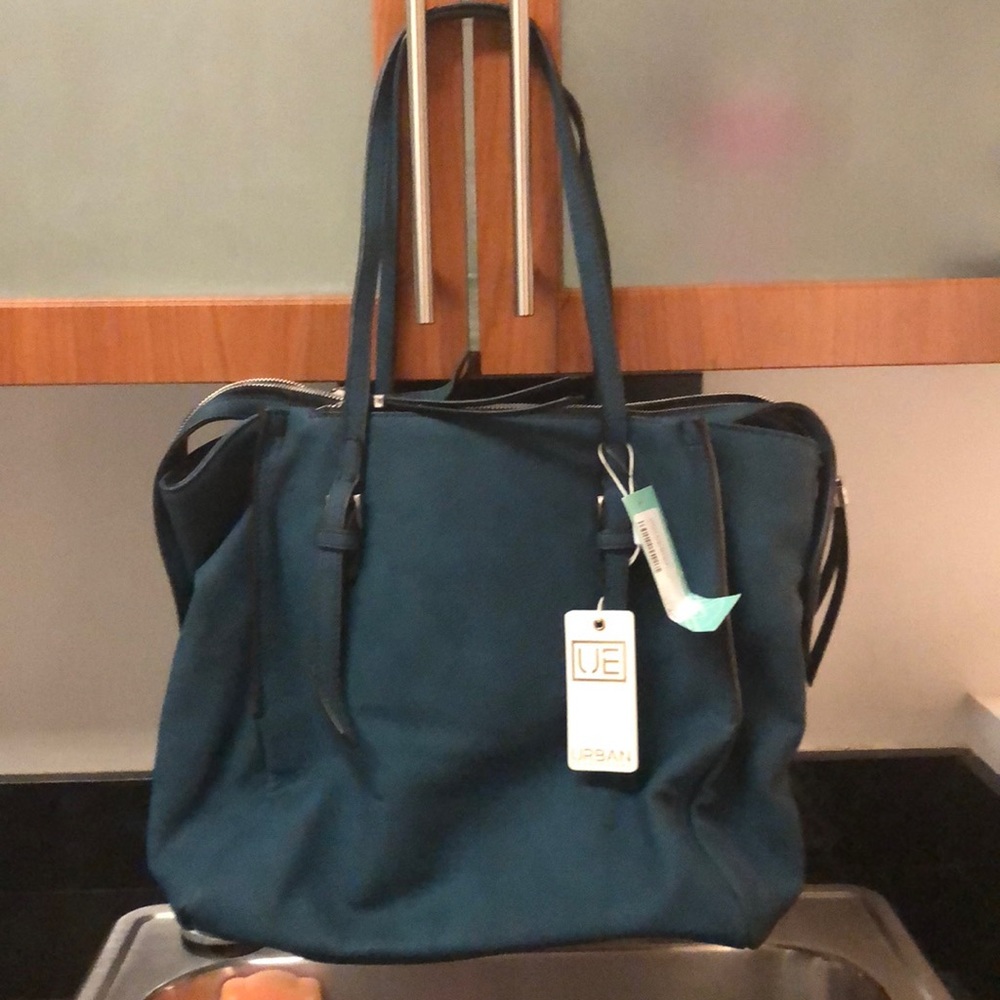 Urban Expressions Zip Tote